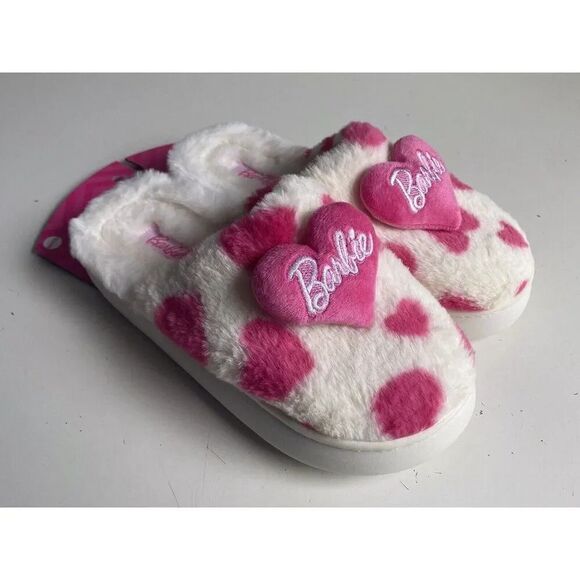 Barbie HEARTS Fluffy Slippers Pink Soft Indoor/Outdoor Women’s Sz L 8-9 NEW - Picture 1 of 10